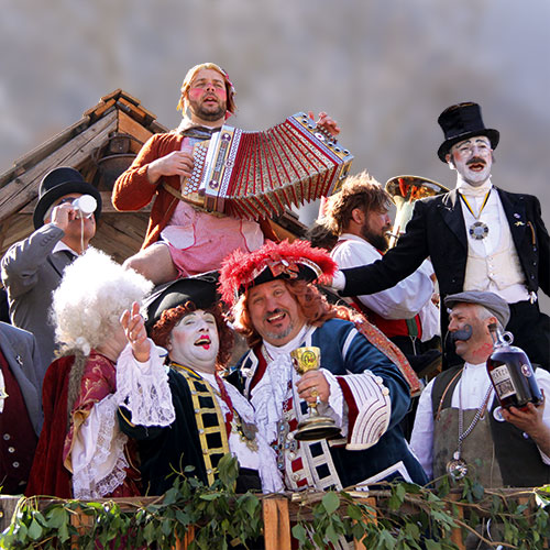 Bilder vom Fastnachtszug in Salurn Südtirol